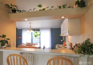 EATING BAR / KITCHEN