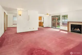 Circular Floorplan with Easy Flow from Living Room to Kitchen to Dining Room