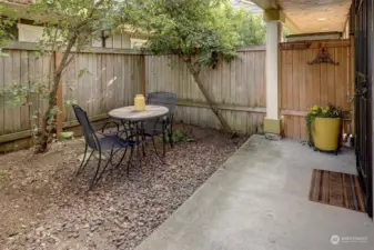 ~private front patio