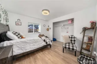 2nd bedroom
