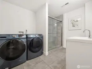 2bd bathroom with washer and dryer