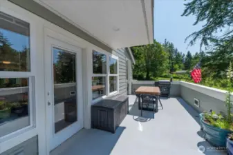 Main level entertainer's deck.