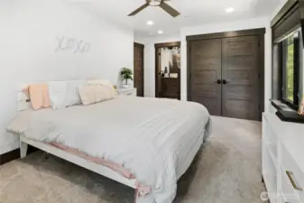 Upstairs Bedroom 5