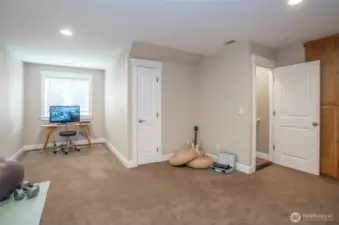 Bonus room upstairs with conveying security system