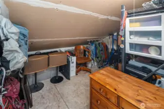 Bonus gear/storage room. Not counted in sq ft.