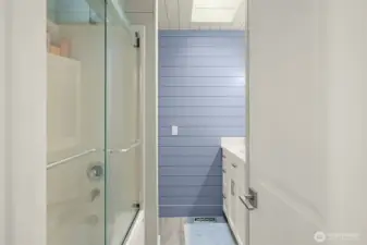 Upstairs Hall, Full Bath