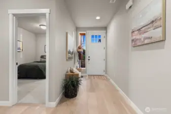 Photographs are for illustrative purposes only. Features, finishes, interior/exterior colors, landscaping and floorplan shown may vary from actual homes built