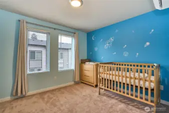 3 floor Bedroom with own mini split. good size room!