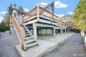 Lower deck to potting shed