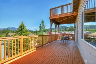 Gigantic deck off the dining area perfect for entertaining
