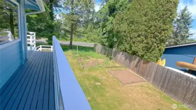 Upper side deck off upstairs living area