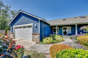 2 car garage, Covered Porch