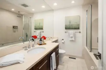 Full Bath with Jetted Tub