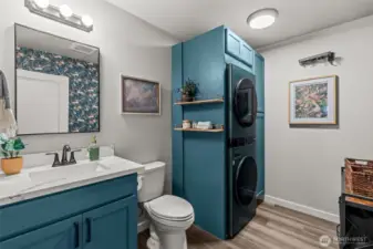 1/2 bath and laundry room