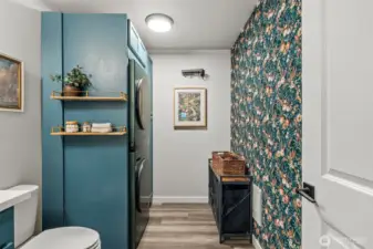 1/2 bath and laundry room