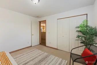 1bedroom toward door