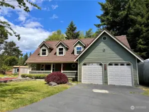 Cul-de-sac living in this beautiful 4 bedroom, 2198 sq ft  home on .18 of an acre.
