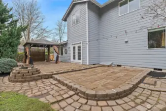 The beautiful and expansive patio - perfect for hosting!