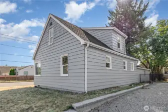 Close to parks, University of Puget Sound, MultiCare, and Allenmore Golf Course.