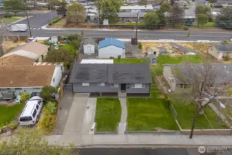 3 Bed 1 Bath House with a Shop!