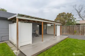 Covered back patio for BBQ or entertaining