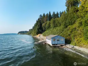 Community beach and boat launch.