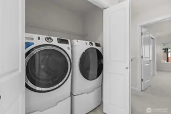 Washer/dryer on the upper third level