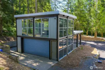 Garage opens on both sides