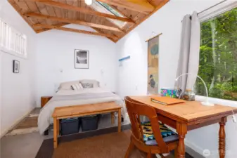 Guest quarters