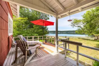 Who doesn't want to hang out here?