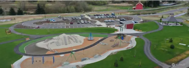 Van Dorens Lankign is  the inviting park along the Green River which offers a perfect blend of leisure and adventure, with lush green lawns and a playground inspired by Mount Rainier.