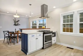 Lots of natural light in kitchen