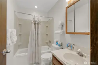 Main condo full bath