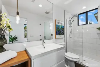 Second upper level bath