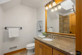 Bonus room full bathroom.