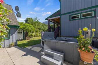 Hot Tub included