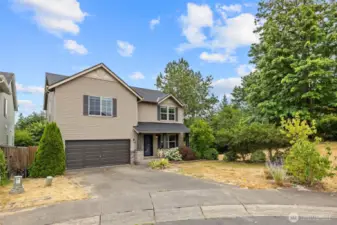 Beautiful 4 bedroom 2.5 bath 2525 sq ft home