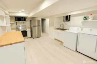 2nd Kitchen VR Staged with Laundry Unit