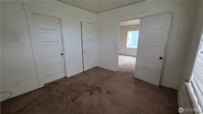 Front bedroom has access to the full bathroom