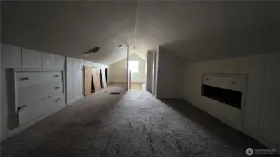 3rd bedroom upstairs has built in drawers