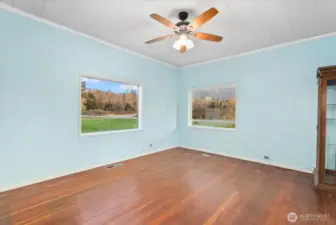 A great place to connect, turn this space into a cozy corner breakfast nook, work from home space, and den, or formal dining room. This room offers dreamy mountain views and an airy feel.