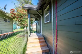 Side entry doors on both lower units