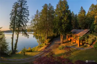 3,100+ sf home overlooking Mitchell Bay