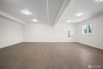 Massive entertainment/family room.  Almost 600 SF.