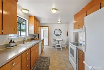 Kitchen with breakfast area!