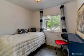 Bedroom/office space.