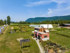 Famous Mama's Garden farm stand just down the road.
