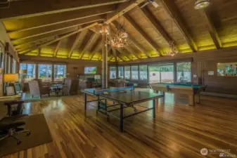 Pine Loch club house