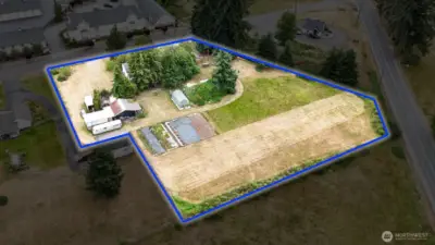 Blue boundary lines are approximate. Buyer to verify to their own satisfaction.