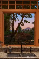 Mount Rainier kitchen views